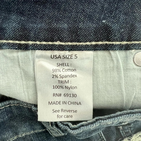 LIRA Shorts Womens Juniors 5 Denim Crochet Distressed Jeans NWT - Picture 6 of 6